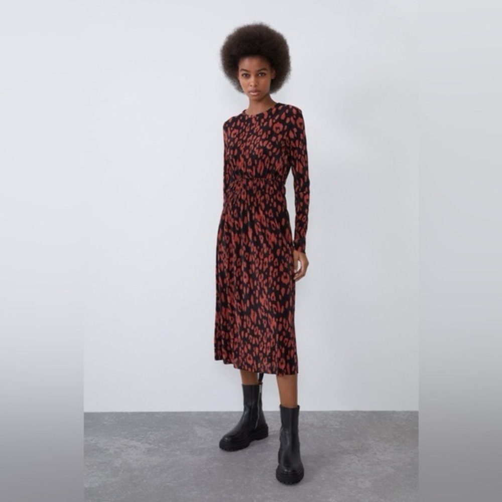 Zara plisse midi long sleeve animal print dress size medium